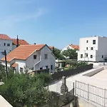 Ema Apartment