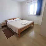 Ema Apartment