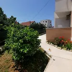 Apartment Ema *
