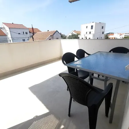 Apartment Ema *