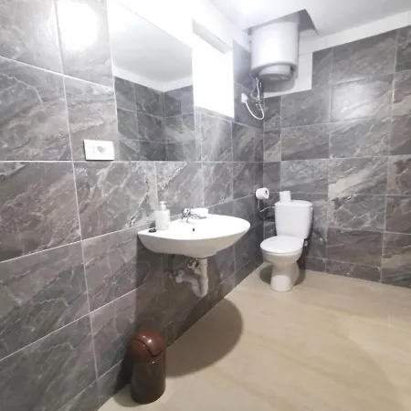 Ema Apartment