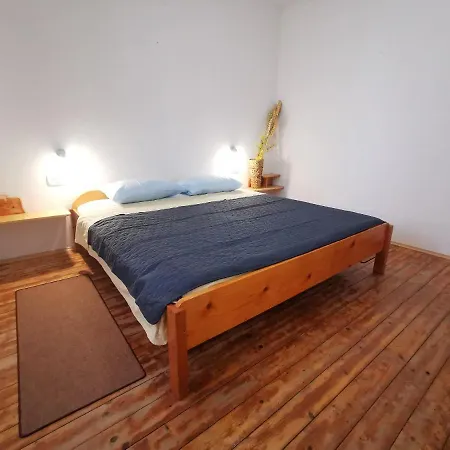 Apartment Ema *